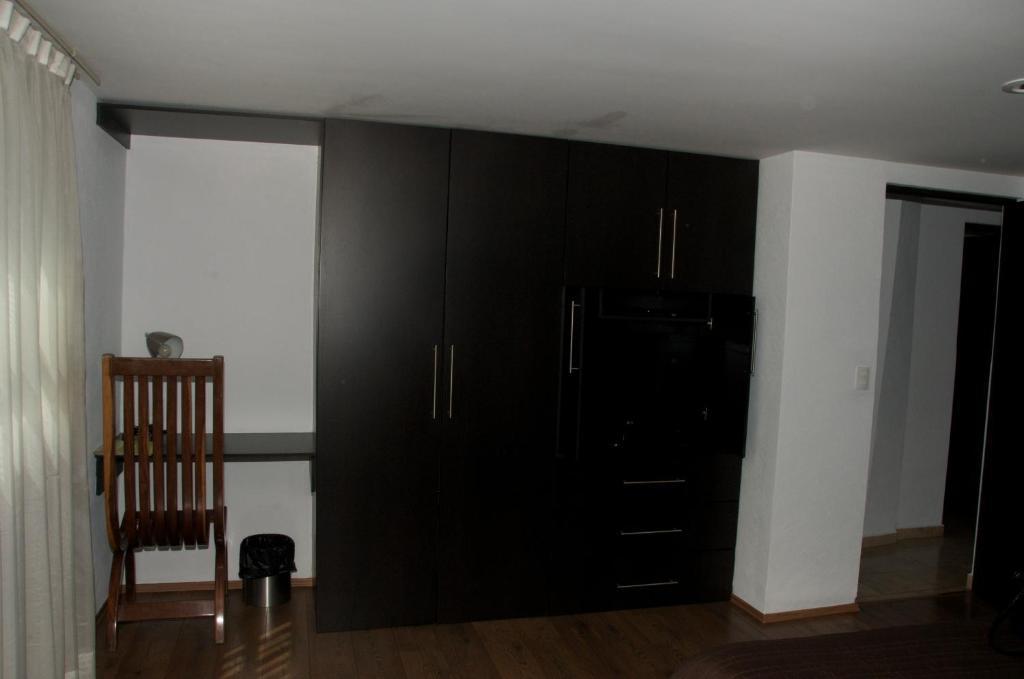 Suites Berna 12 Mexico City Room photo